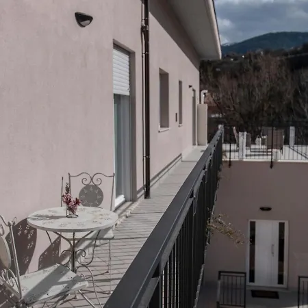 La Casa Delle Stagioni فندق مبيت وإفطار LʼAquila