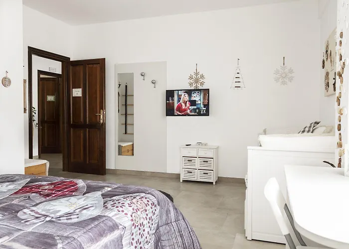 La Casa Delle Stagioni 3* LʼAquila